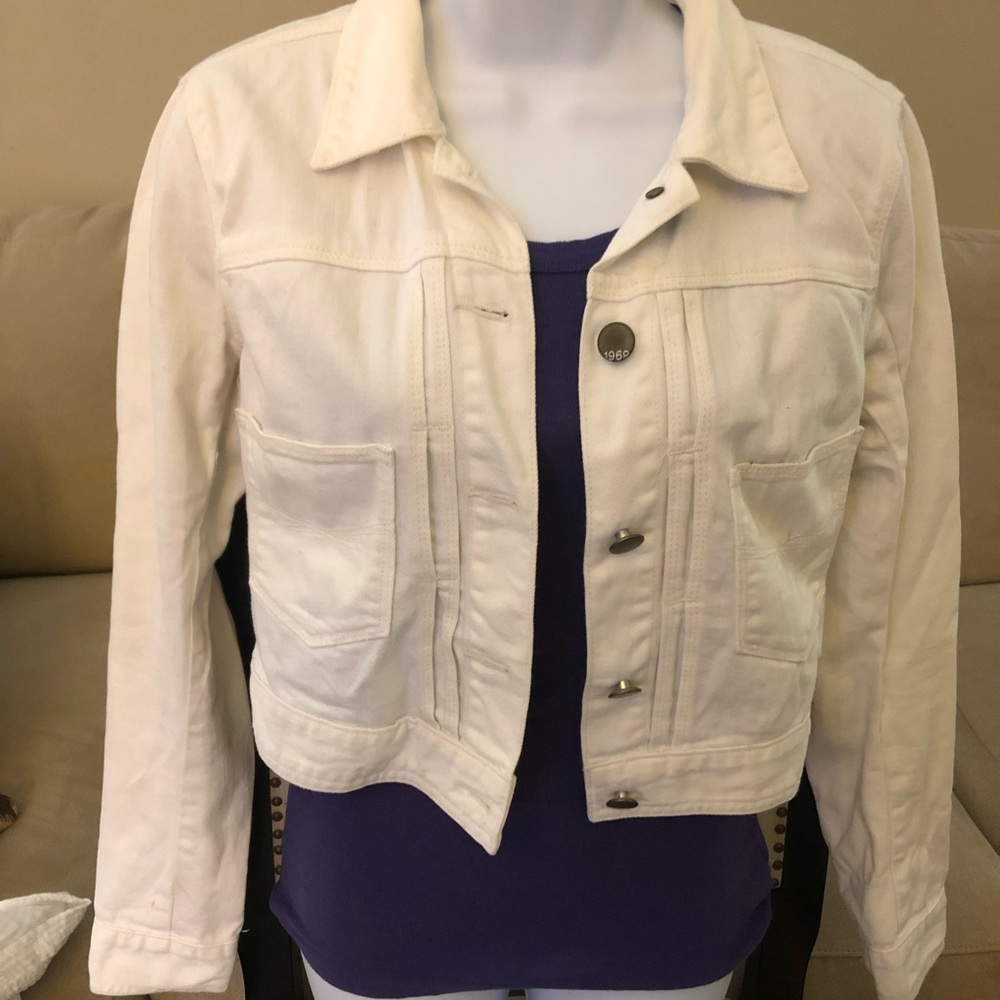 Gap cropped white jean jacket xs